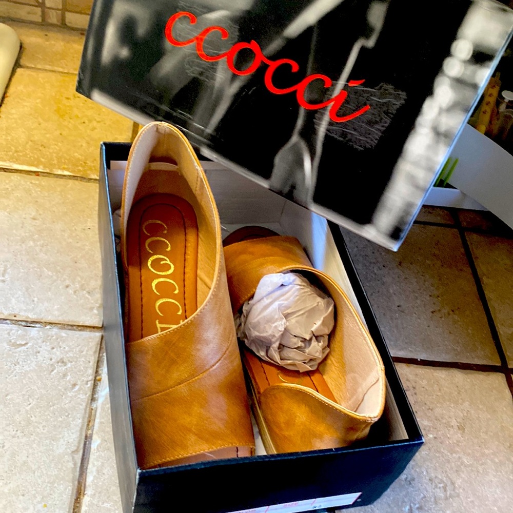 Ccocci, size 8.5 open toe, open arch leather booties. Soft cognac leather.